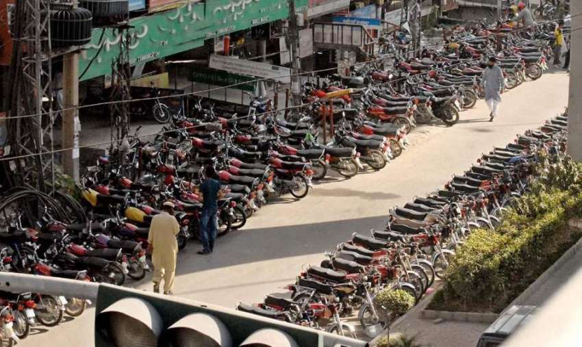 راولپنڈی: ٹریفک پولیس کی نااہلی، سکستھ روڈ پر موٹر سائیکل ..