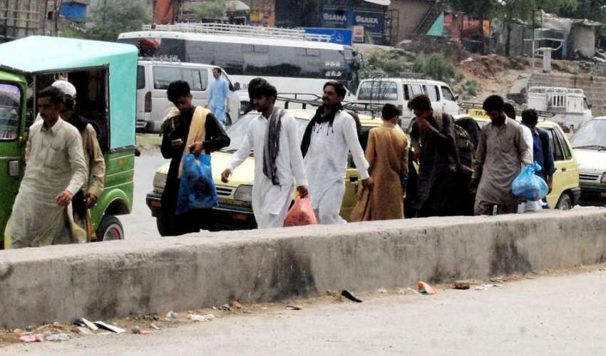 راولپنڈی: عید اپنے پیاروں کے ساتھ منانے کے بعد واپس آرہے ..