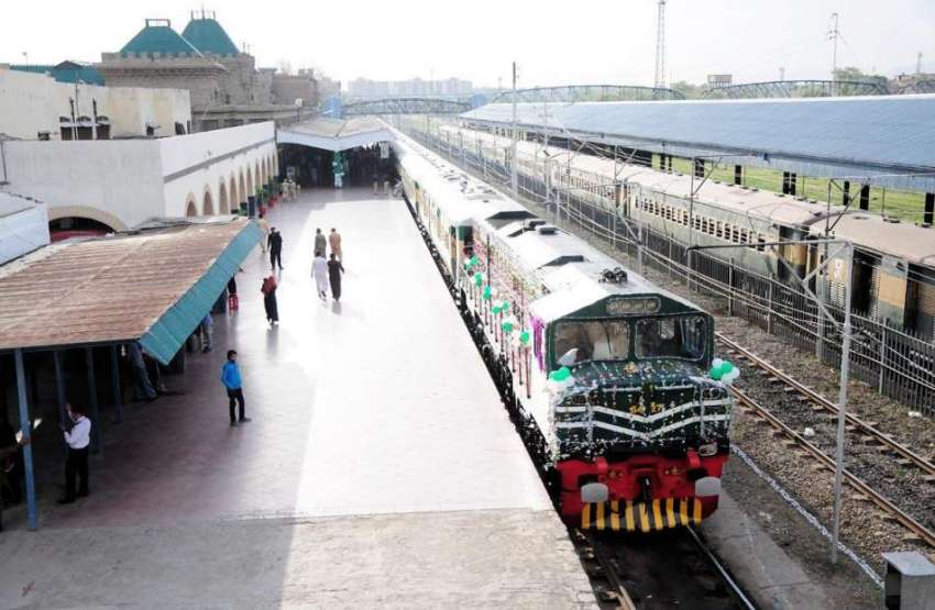 راولپنڈی: ریلوے اسٹیشن میں تیار کی جانیوالی نئی ٹرین ریلوے ..