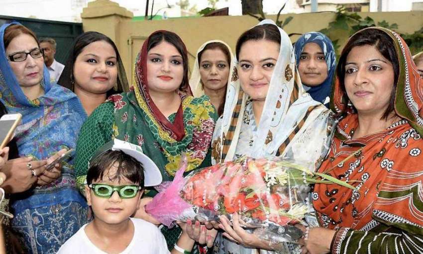 راولپنڈی: وزیر مملکت مریم اورنگزیب سے ملاقات کے موقع پر ..
