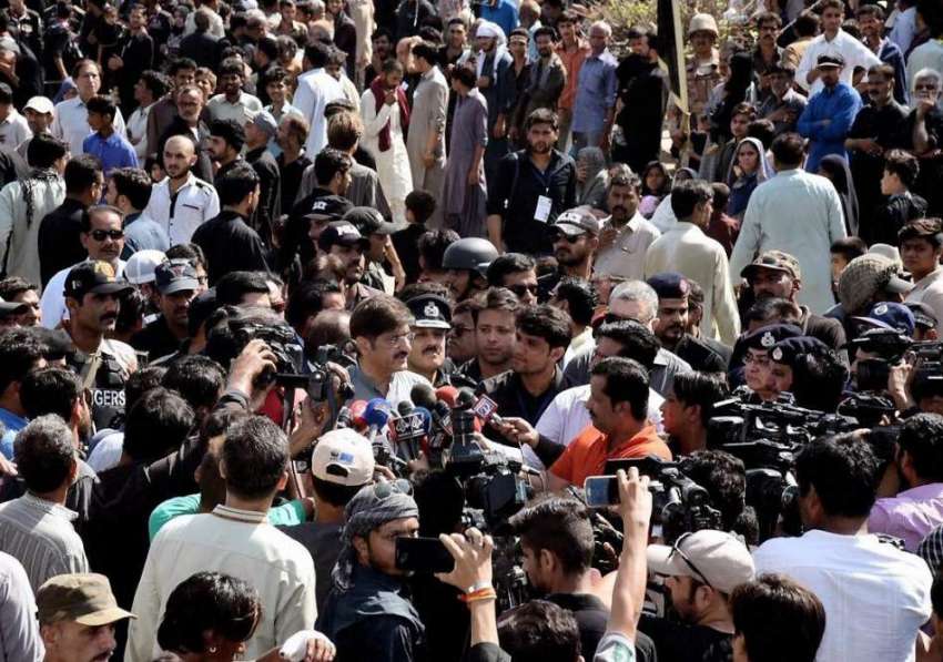 کراچی: وزیر اعلیٰ سندھ سید مراد علی شاہ عاشور کے مرکزی جلوس ..