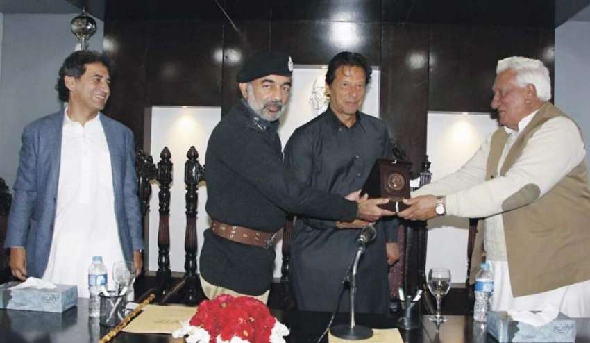 کوہاٹ: چیئرمین پی ٹی آئی عمران خان اور آئی جی پی خیبر پختونخوا ..