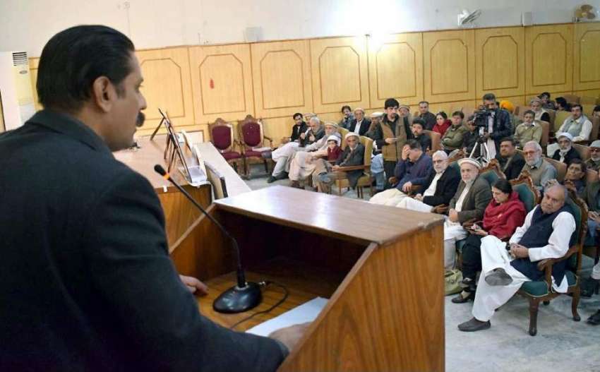 پشاور: آرکائز ہال میں اے پی ایس کے شہید بچوں کی برسی کے موقع ..