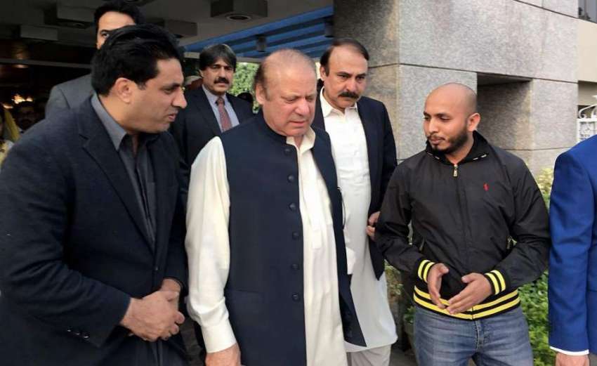 اسلام آباد: سابق وزیراعظم نواز شریف وطن واپسی کے بعد ایئرپورٹ ..