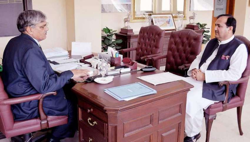اسلام آباد: وفاقی وزیر امور کشمیر چودہری برجیس طاہر سے آزاد ..