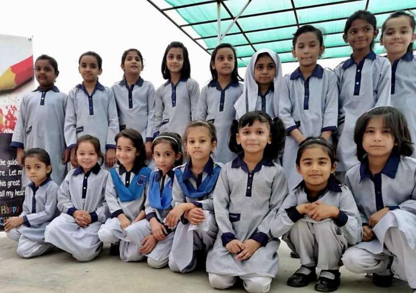 راولپنڈی: ٹیچرز ڈے کے موقع پر مقامی سکول مورگاہ میں تقریب ..