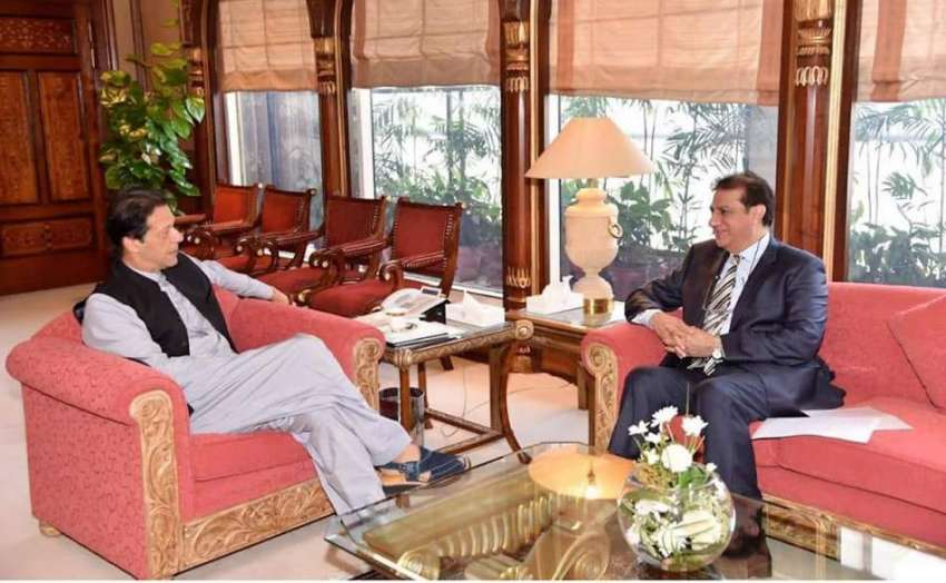 اسلام آباد: وزیراعظم عمران خان سے پی ٹی وی کے سابق ایم ڈی ..