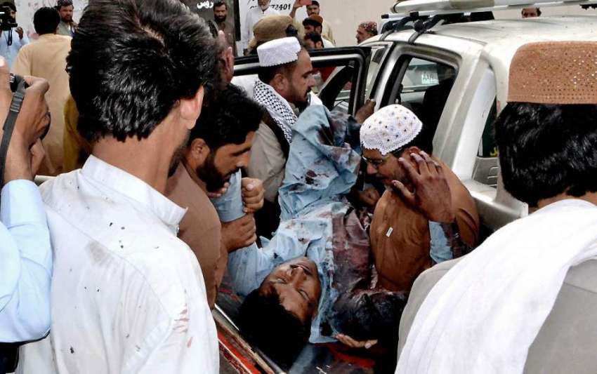 کوئٹہ: مستونگ کے زخمیوں کو ہسپتال منتقل کیا جار ہا ہے۔
