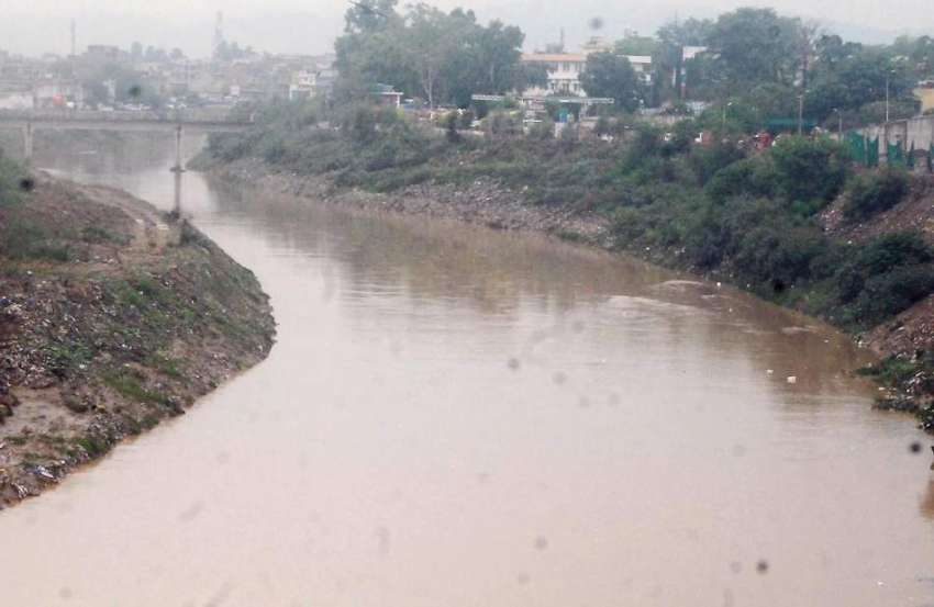 راولپنڈی: صبح سویرے ہونے والی بارش کے بعد نالہ لئی کی سطحی ..