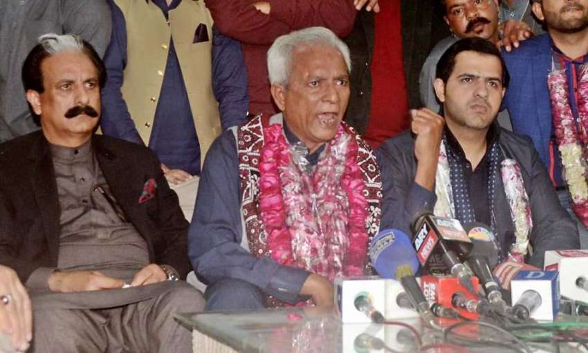 راولپنڈی: نہال ہاشمی اڈیالہ جیل سے رہائی کے بعد میڈیا سے ..