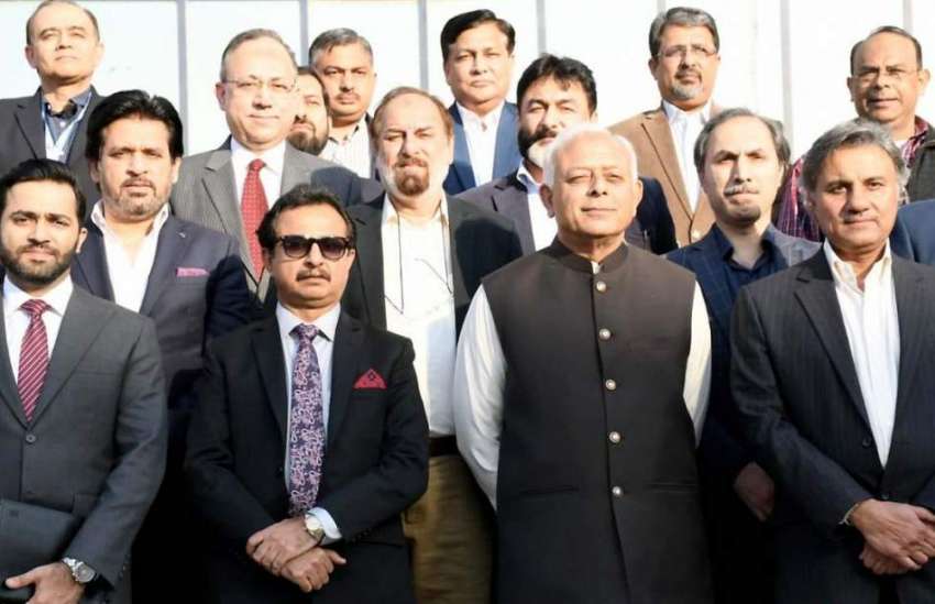 کراچی: وزیر پٹرولیم غلام سرور خان کے ہمراہ پی ٹی آئی سندھ ..