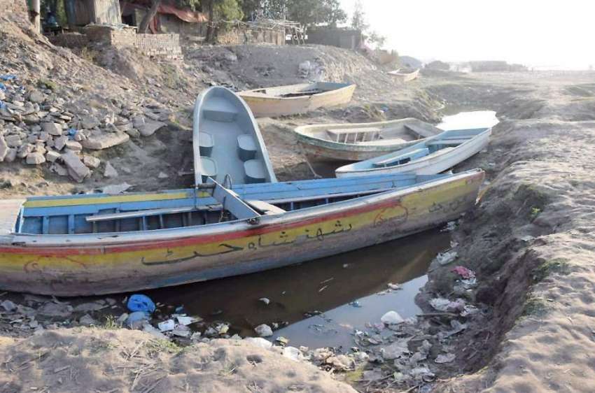 لاہور: پانی کی قلعت کے باعث دریائے راوی خشک ہونے کی وجہ سے ..