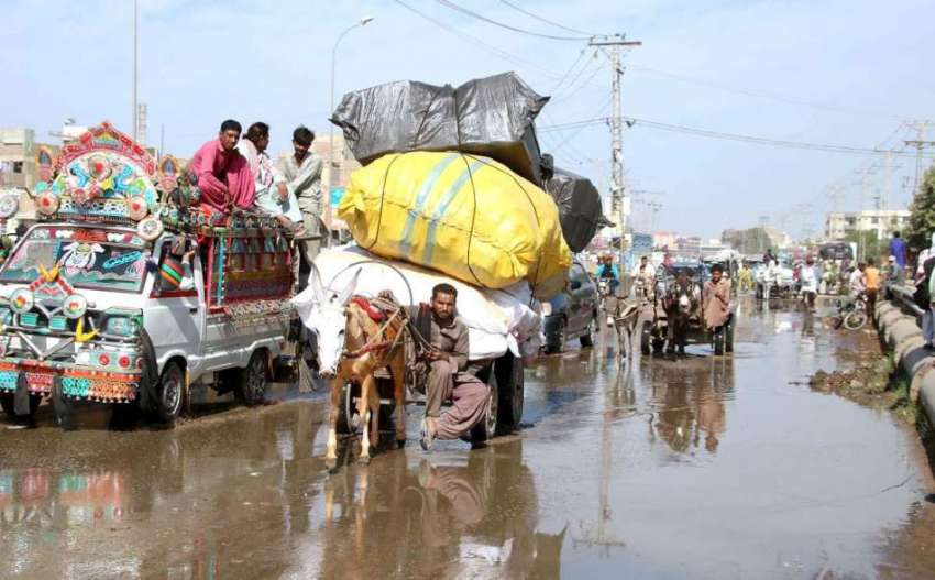 حیدر آباد: ہالہ ناکہ روڈ رپر سیوریج کے پانی کے باعث شہریوں ..