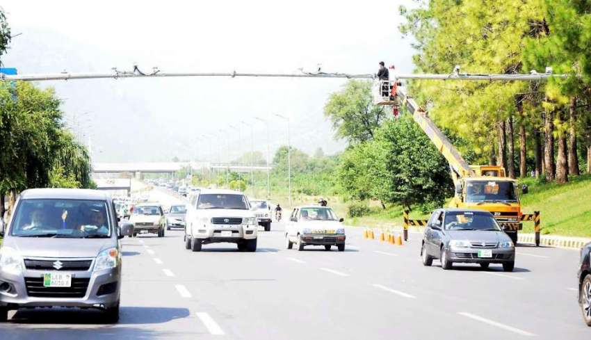 اسلام آباد: زیروپوائنٹ روڈ پر لگے کیمروں کو انتظامیہ محرم ..