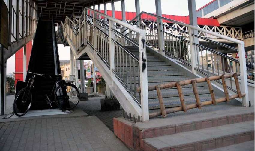راولپنڈی: لیاقت باغ میٹرو بس سٹیشن بند کیا گیا ہے۔