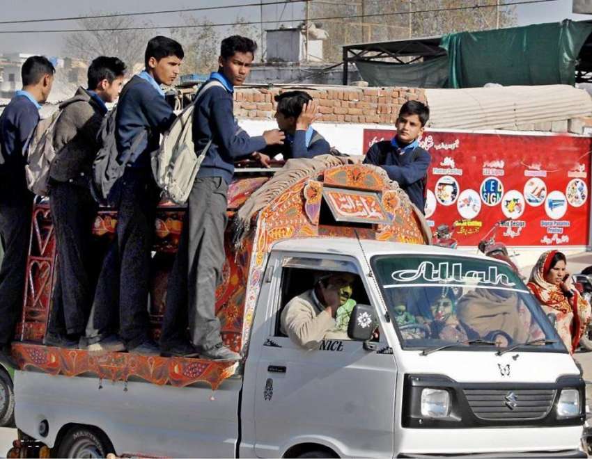 راولپنڈی: ٹریفک پولیس کی نااہلی اڈیالہ رو پر پبلک ٹرانسپورٹ ..