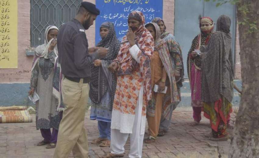 لاہور: عام انتخابات 2018  سیکیورٹی اہلکار حلقہ این اے128کے نواحی ..