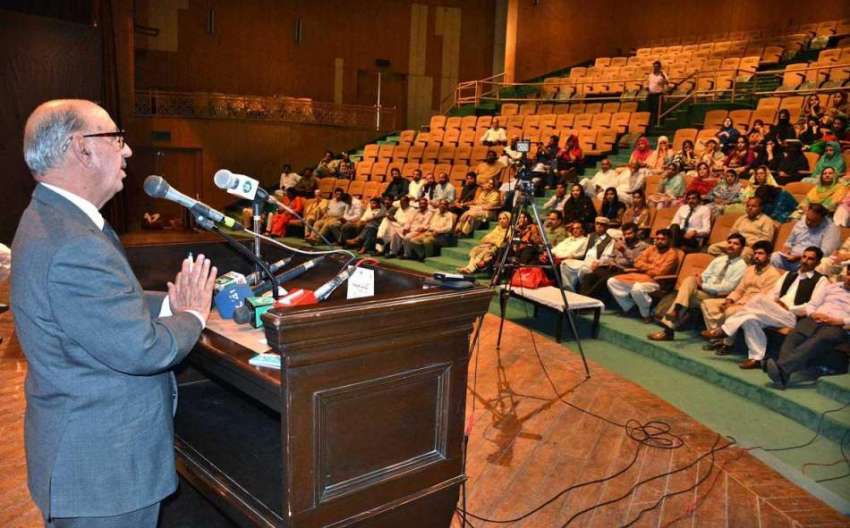 فیصل آباد: وزیراعظم کے مشیر عرفان صدیقی فیصل آباد آرٹس کونسل ..