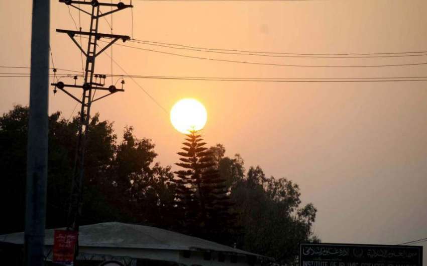 اسلام آباد: وفاقی دارالحکومت میں شام کے وقت غروب آفتاب کا ..