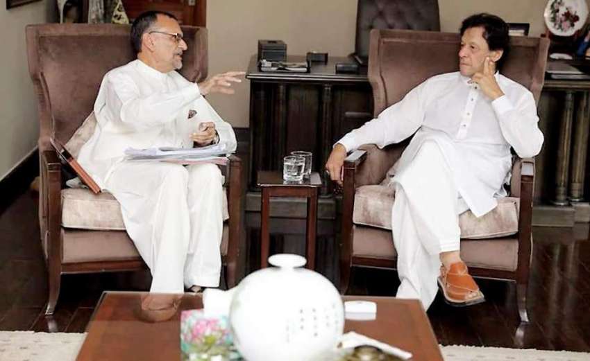 اسلام آباد: وزیراعظم عمران خان سے سینیٹر اعظم خان سواتی ..