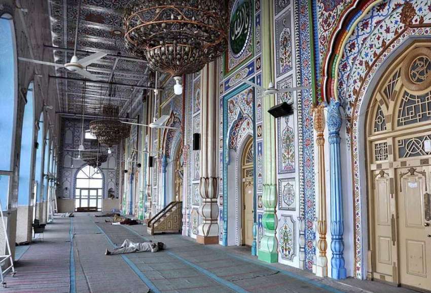 راولپنڈی: تعمیر نوع کے بعد مرکزی جامعہ مسجد کے اندرونی حصہ ..