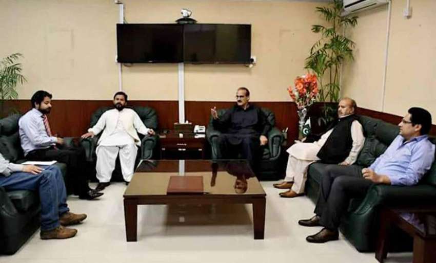 اسلام آباد: وفاقی وزیر صحت عامر محمود کیانی سے رہنما پی ٹی ..