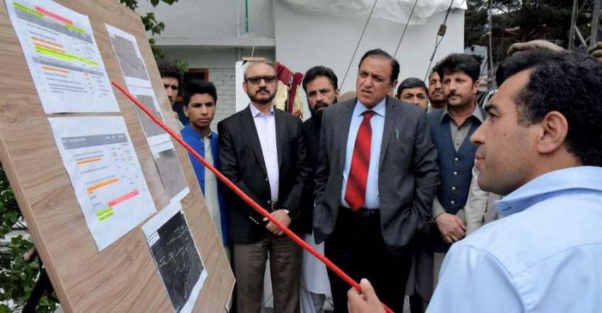 گلگت: صوبائی وزیر تعمیرات عامہ ڈاکٹر اقبال کو پارک لنک روڈ ..