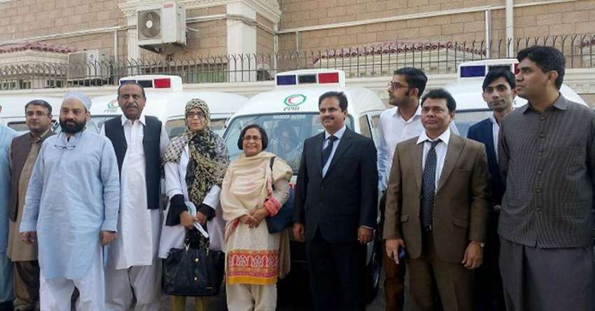 کراچی: وزیر صحت سندھ ڈاکٹر عذرا افضل پیچوہو کے ہمراہ10ایمبولینسیںPPHIسندھ ..