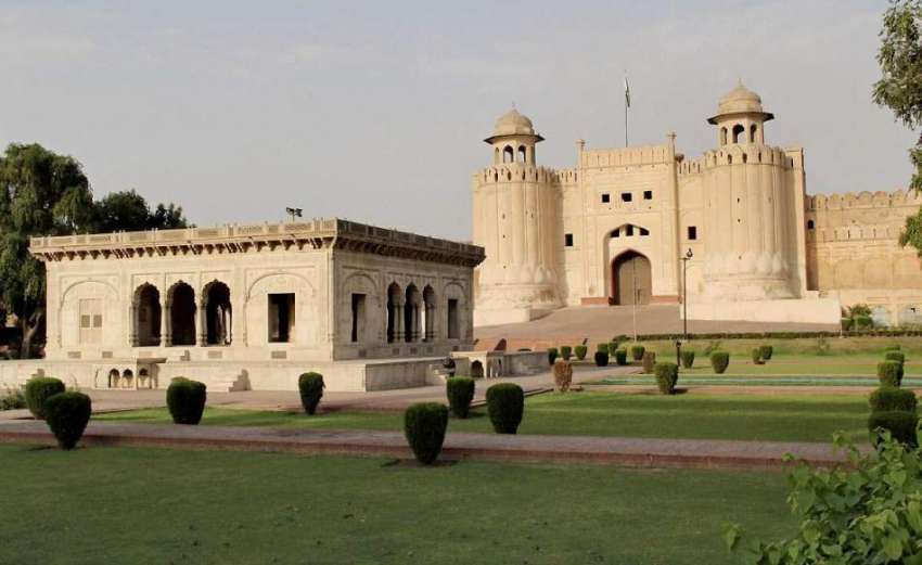 لاہور: حضوری اور شاہی قلعے کا خوبصورت منظر۔لاھ
