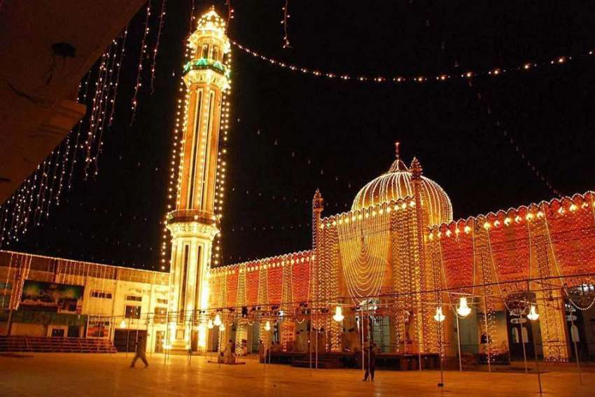 سرگودھا: عید الفطر کی آمد کے موقع پر حامد شاہ مسجد کو خوبصورت ..