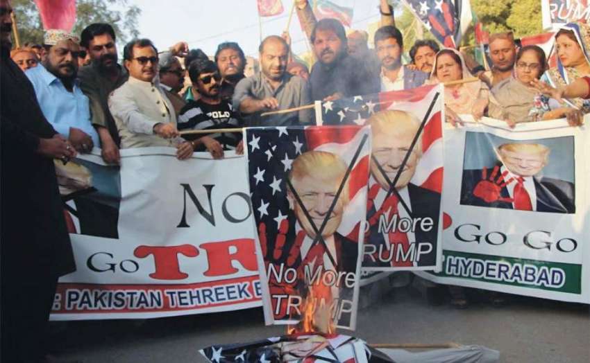 حیدر آباد: پاکستان تحریک انصاف سندھ کے رہنما حلیم عادل شیخ ..