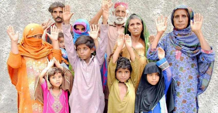 حیدر آباد: ٹنڈو جام کا رہائشی خاندان انصاف کے لیے احتجاج ..