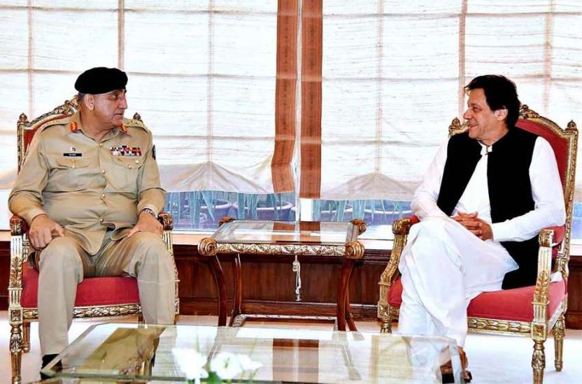 اسلام آباد: وزیراعظم عمران خان سے آرمی چیف جنرل قمر جاوید ..