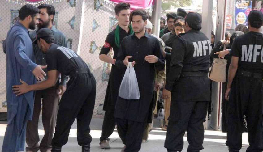 راولپنڈی: چہلم امام حسین(رض) کے موقع پر جلوس میں آنے والوں ..