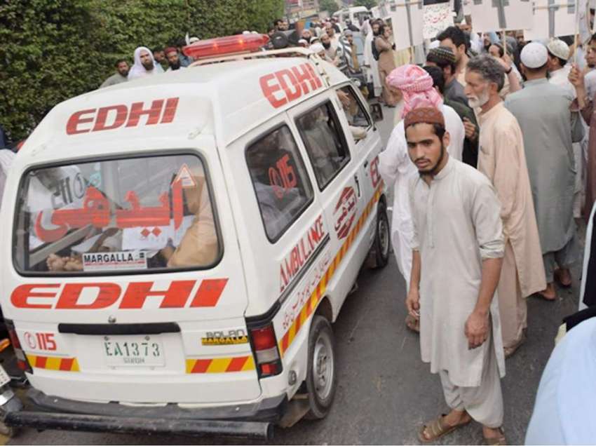 لاہور: مذہبی جماعت کے پریس کلب کے باہر احتجاج کے باعث راستہ ..