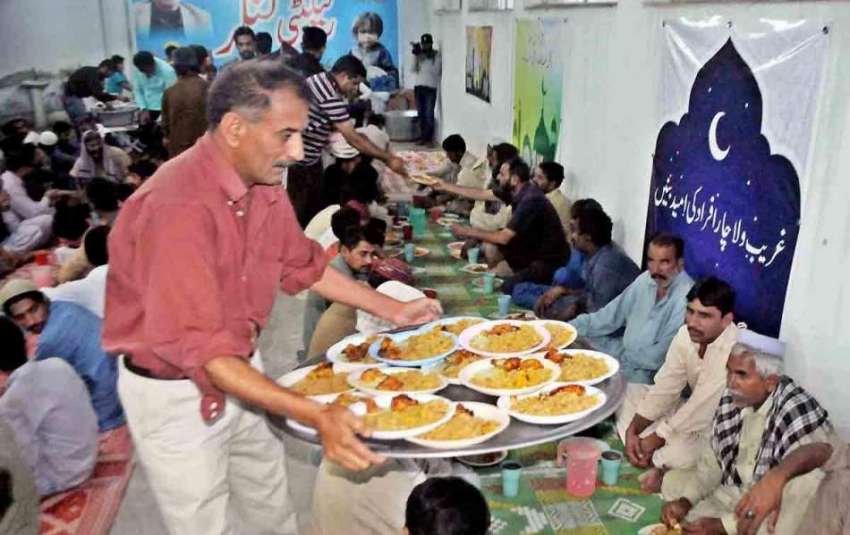 راولپنڈی: رئیلیٹی لنگر گوالمنڈی میں مستحق افراد کے لیے افطاری ..