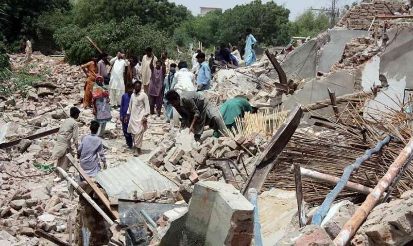 حیدر آباد: تجاوزات کے خلاف آپریشن کے دوران مسمار کی گئی عمارت ..