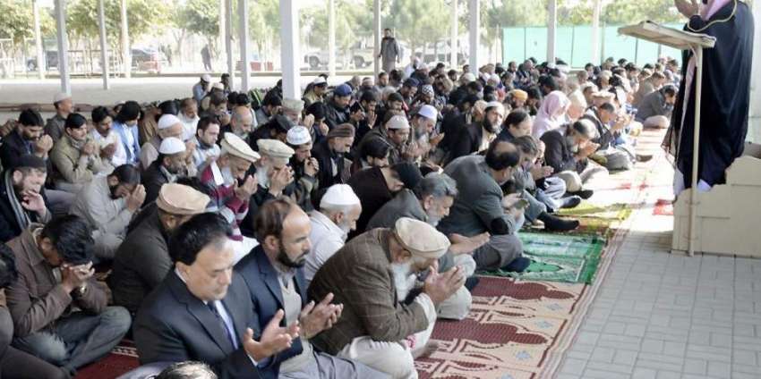 اسلام آباد: بین الاقوامی اسلامی یونیورسٹی میں نماز استسقاء ..