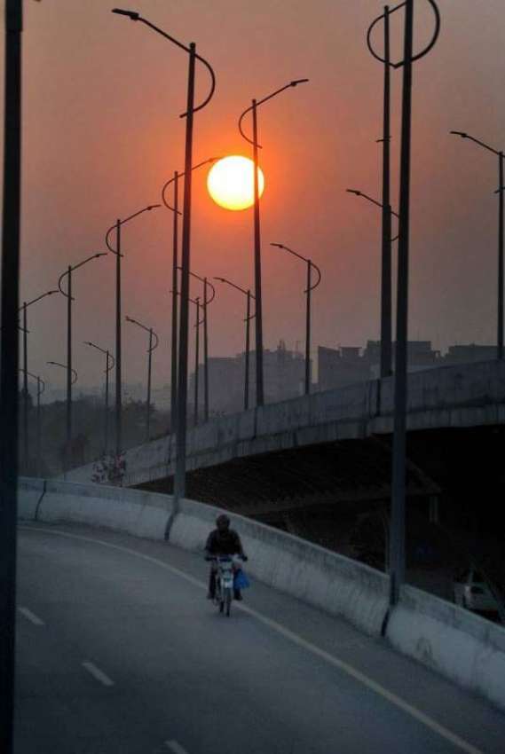 اسلام آباد:وفاقی دارالحکومت میں سال2018ء کا آخری سورج غروب ..
