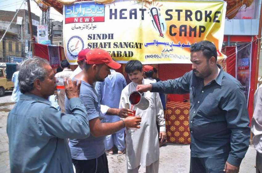 حیدر آباد: گرمی کی شدت کے باعث مخیر حضرات کی جانب سے شہریوں ..