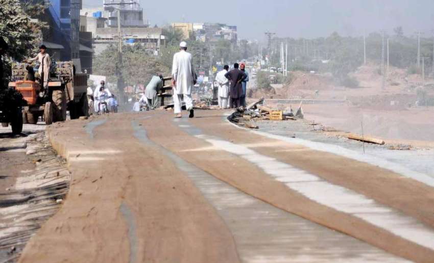 اسلام آباد: کھنہ پل لنک روڈ کا تعمیراتی کام جاری ہے۔