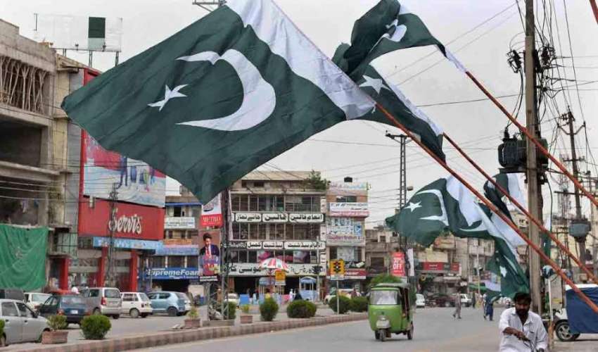 راولپنڈی: جشن آزاد ی کی آمد کے موقع پر صدر بازار کے دکانداروں ..