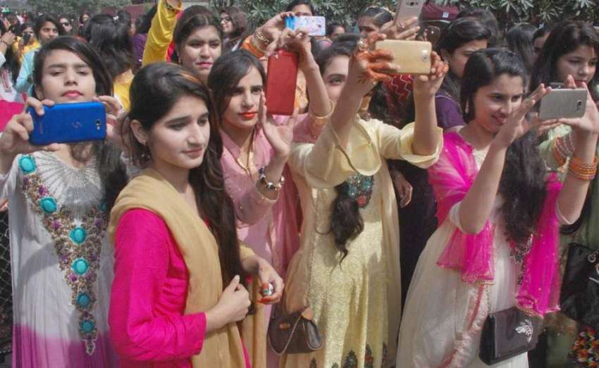 لاہور: گورنمنٹ ڈگری کالج برائے خواتین شالیمار ٹاؤن میں جشن ..