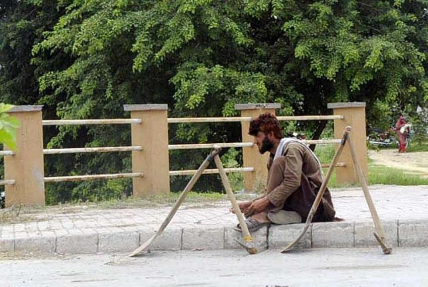 اسلام آباد: وفاقی دارالحکومت میں ایک مزدور کام نہ ہونے کی ..