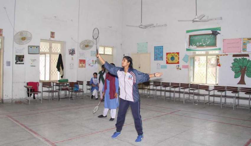 لاہور: گورنمنٹ فاطمہ گرلز ہائی سکول مزنگ میں سپورٹس مقابلوں ..