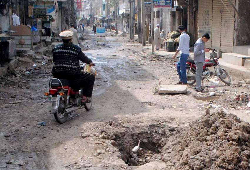 راولپنڈی: امام بارہ روڈ کے کام میں سست روی کے باعث علاقہ ..