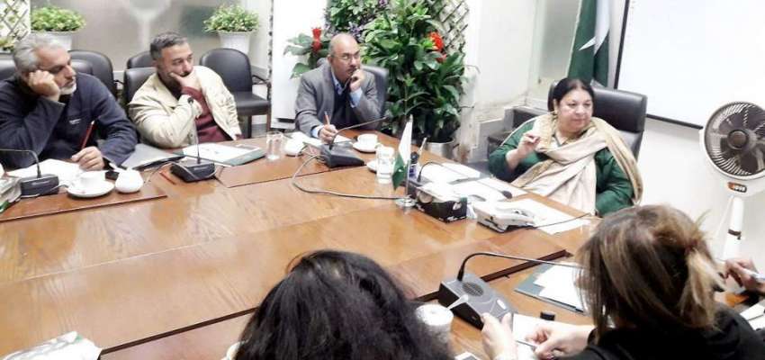 لاہور: صوبائی وزیر صحت ڈاکٹر یاسمین راشد منسٹری ڈیلیوری ..