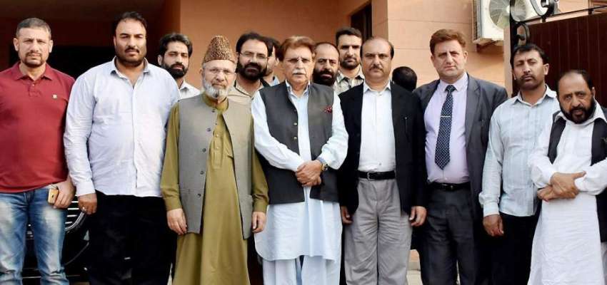 مظفر آباد: وزیراعظم آزاد کشمیر راجہ فاروق حیدر خان کے ہمراہ ..