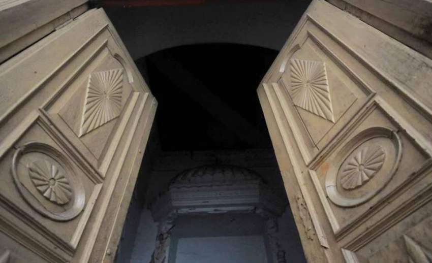 راولپنڈی: امر پورہ میں قدیمی دیوی مندر میں لگے خوبصورت ڈیزائن ..