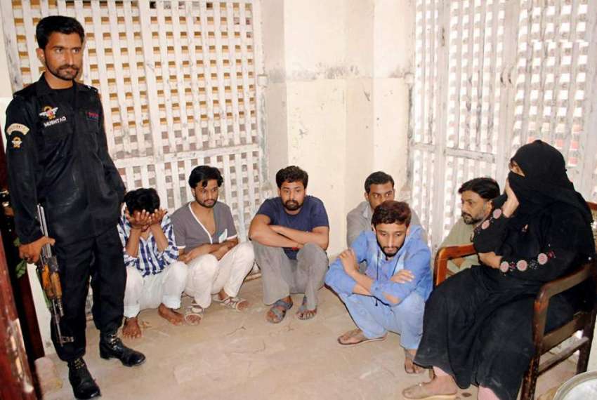 حیدر آباد: مین پوری بنانے کے الزام میں گرفتار افراد مارکیٹ ..